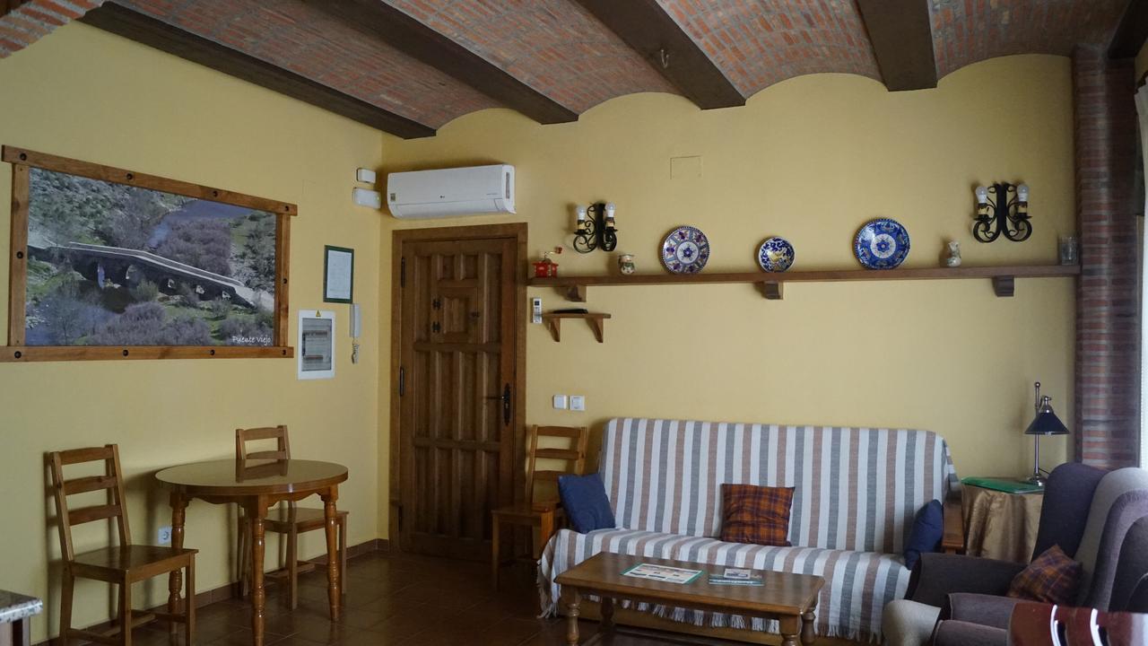 Apartamentos Rurales Monfraguee Torrejón el Rubio Екстериор снимка
