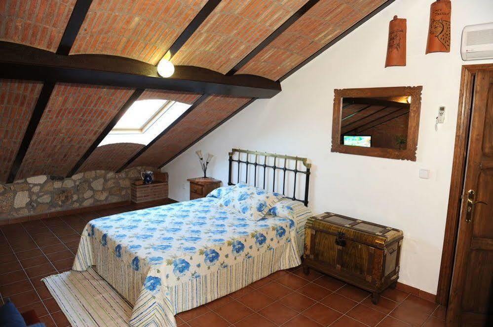 Apartamentos Rurales Monfraguee Torrejón el Rubio Екстериор снимка