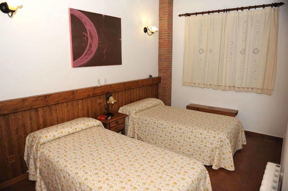 Apartamentos Rurales Monfraguee Torrejón el Rubio Екстериор снимка